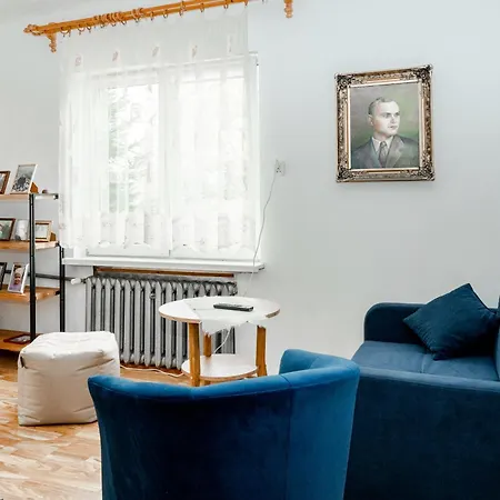 Dom W Ogrodzie Daire