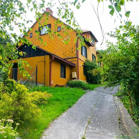 Dom W Ogrodzie Daire