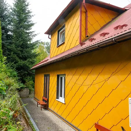 Daire Dom W Ogrodzie *