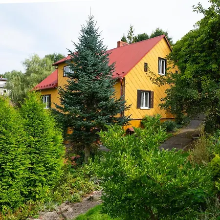 Dom W Ogrodzie 아파트 *