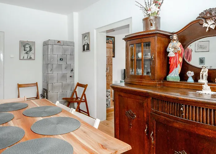 Dom W Ogrodzie 아파트 Żywiec