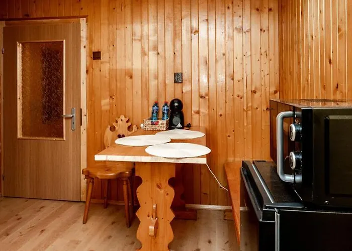 Dom W Ogrodzie 아파트 *