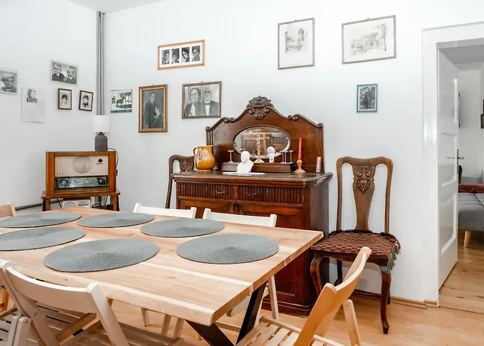 Dom W Ogrodzie 아파트 Żywiec